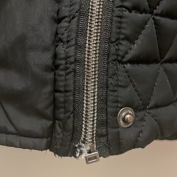 KC COLLECTIONS, gently worn XL women’s black hooded jacket; very warm 2 flaws. - Picture 2 of 4